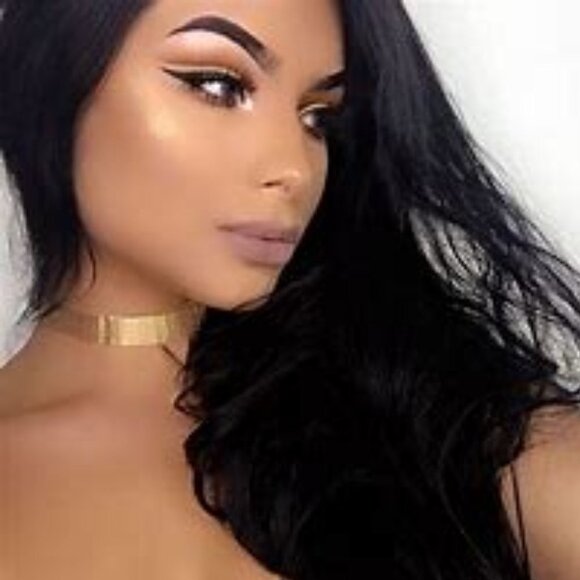 KAB Cosmetics Pressed Glow Powder *Gold Digger* - Picture 5 of 12